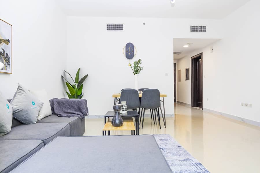 6 Livingroom - Dining 3. JPG