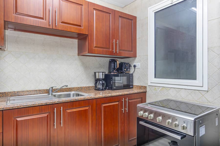 13 Kitchen 2. JPG