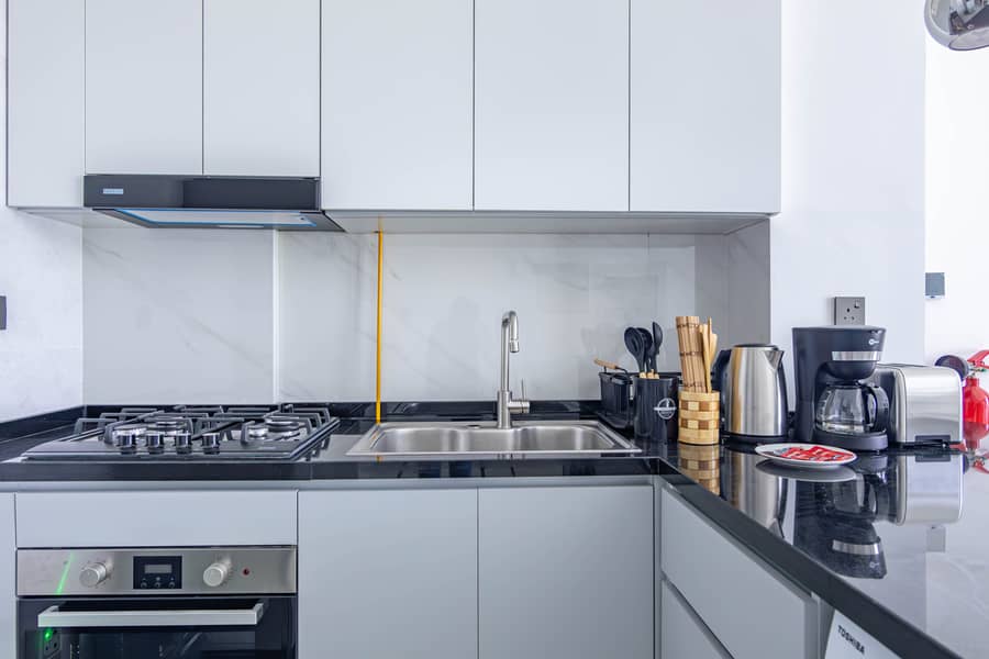 6 Kitchen 2. jpg