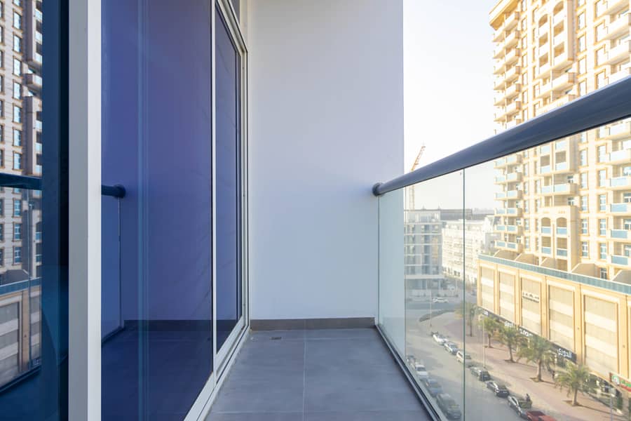 9 Balcony 1. jpg