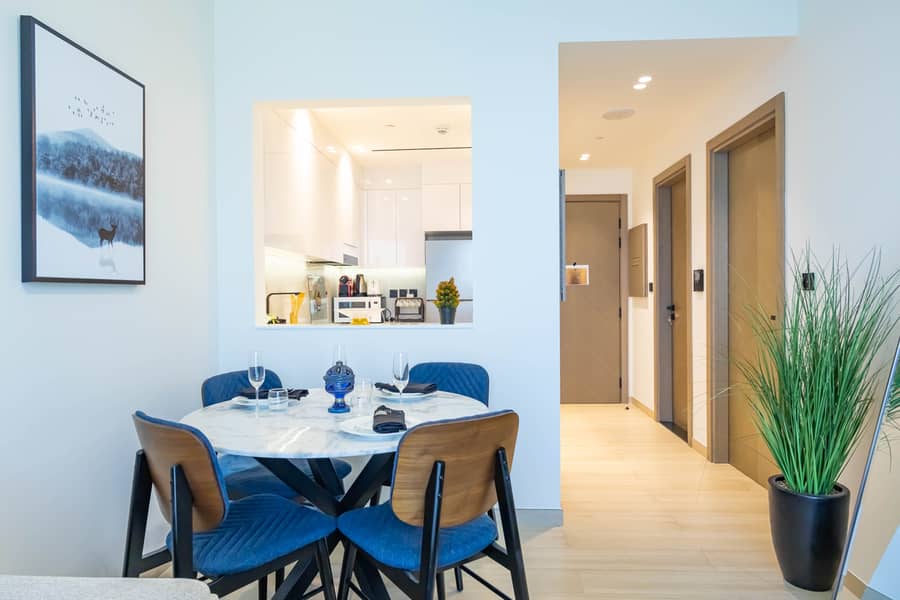 4 Dining 1. jpg
