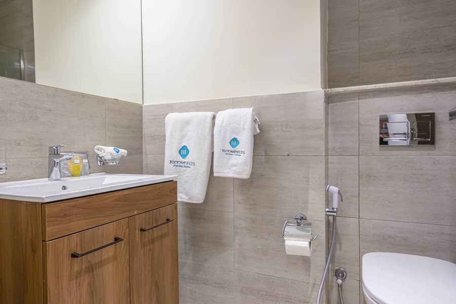 7 Washroom 1. JPG