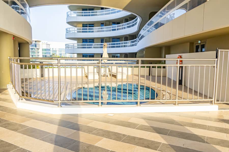 19 18 Pool. JPG