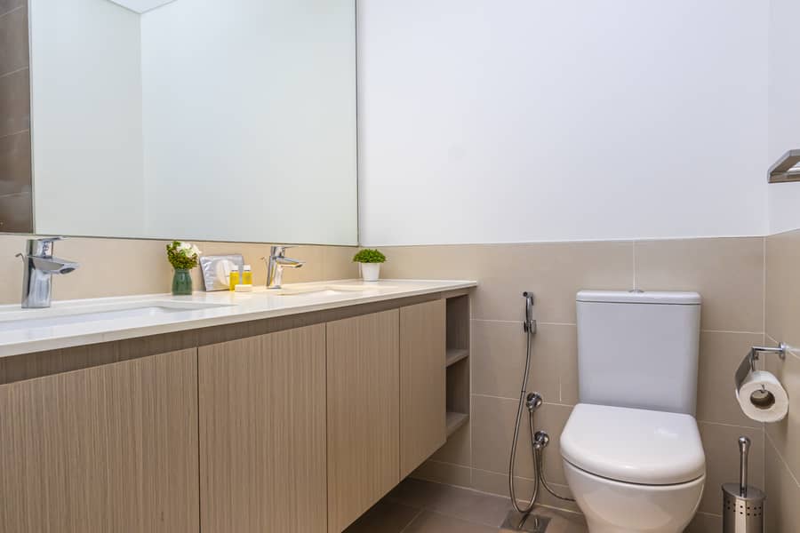 11 1st Washroom. JPG