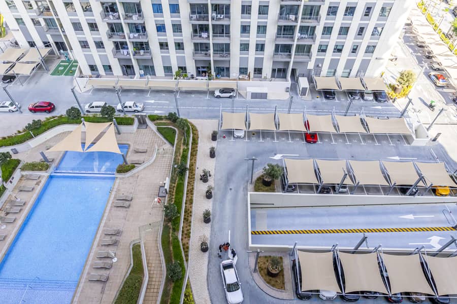 16 Pool - Parking. JPG