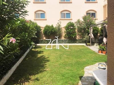 Upgraded 5 BR Villa with Extended Garden Upgraded 5 BR Villa with Extended Garden