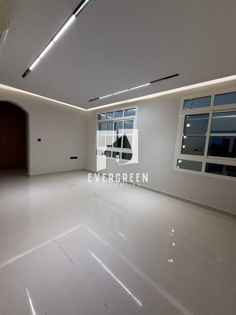 10 aed5f8d2-e262-4aed-bc64-5a8c93675033. jpg