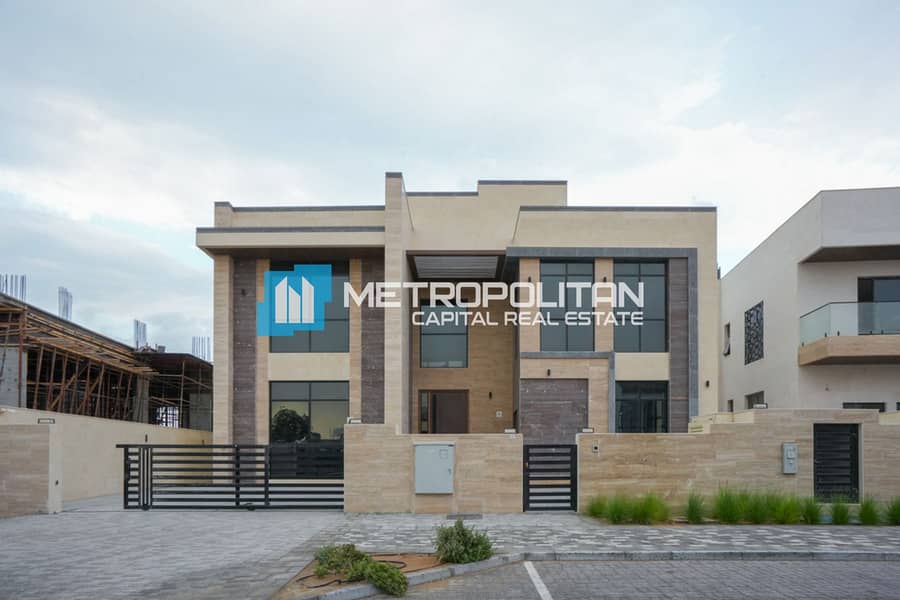 Canal View|Ready 6BR+M|Single Row|Villa With Lift