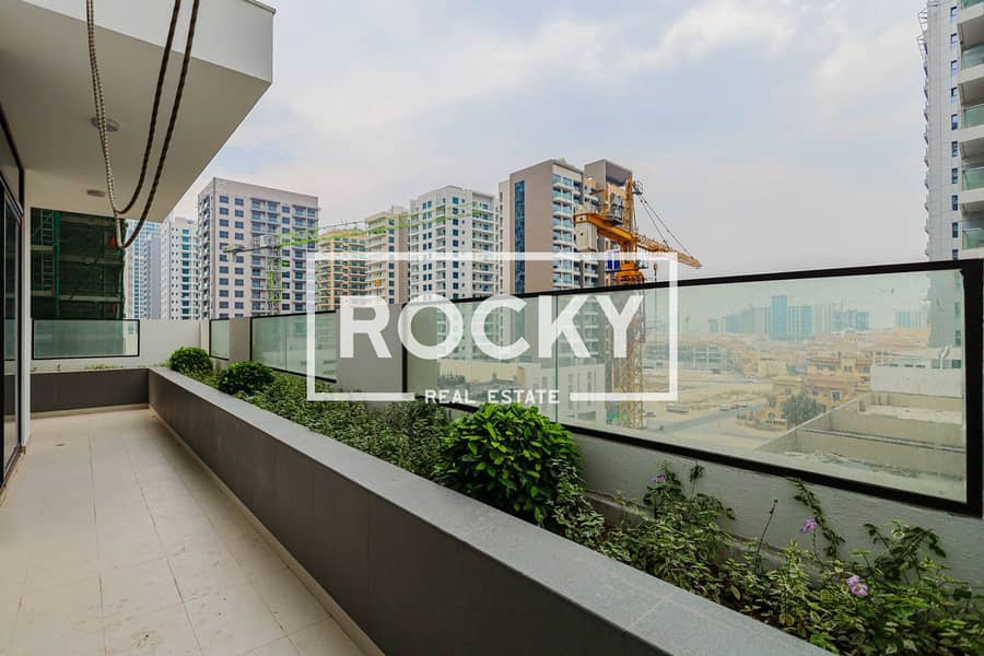 20 JVC - 007 Buidling - Residence-7592. jpg