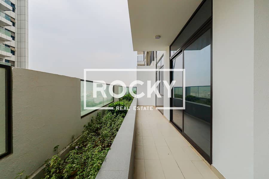 21 JVC - 007 Buidling - Residence-7595. jpg