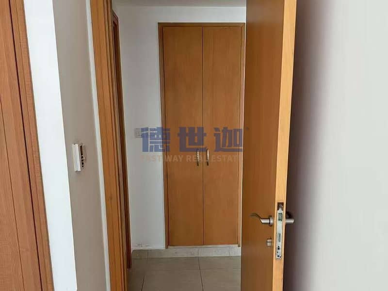 Gorgeous Lake View I Vacant I Prime Location - Image 15