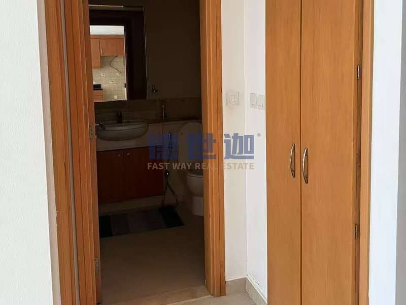 Gorgeous Lake View I Vacant I Prime Location - Image 16