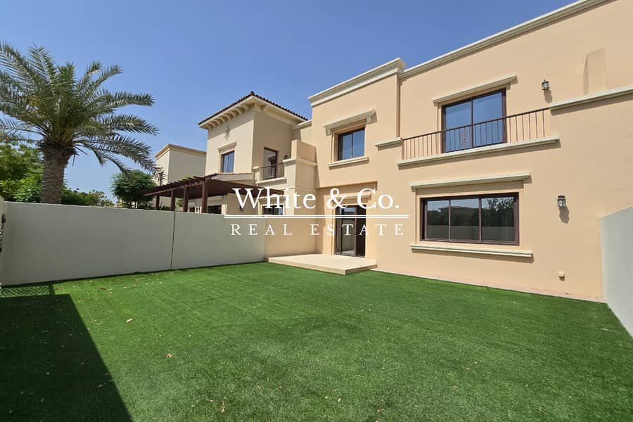 3 Bedroom Type 1M | Single Row | Park and Pool 3 Bedroom Type 1M | Single Row | Park and Pool