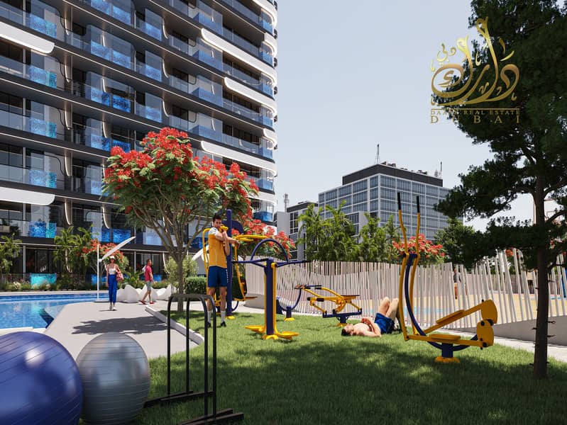 8 outdoorgym. jpg