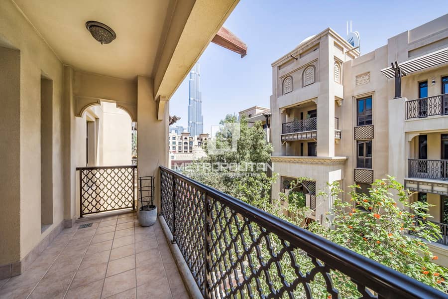 Burj Khalifa View | Spacious | Bright Apartment Burj Khalifa View | Spacious | Bright Apartment