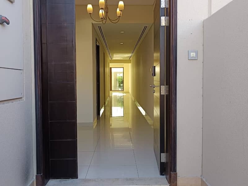 3 ENTRANCE. jpg