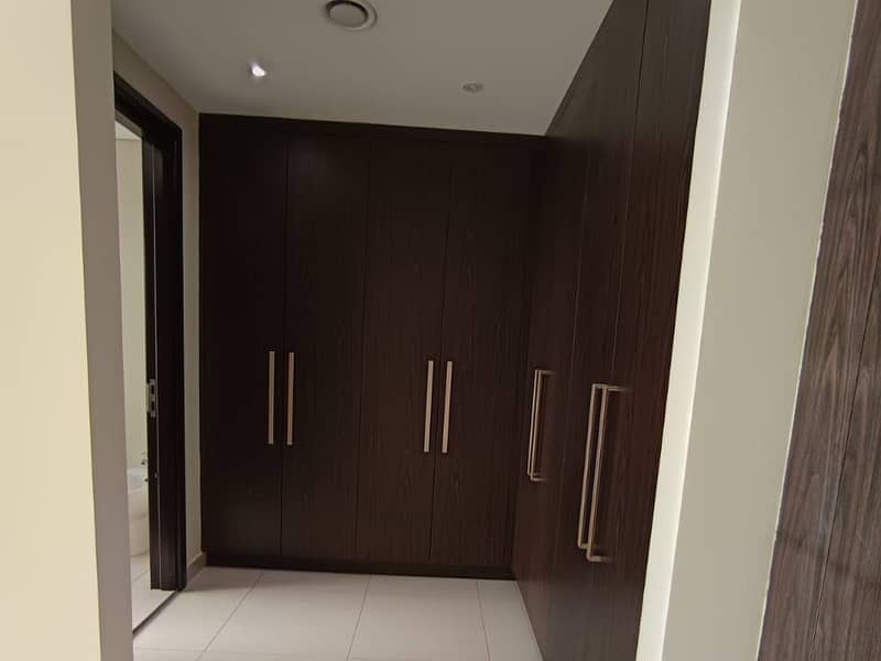 9 FIRST FLOOR MASTER BED 4 LARGE (2). jpg