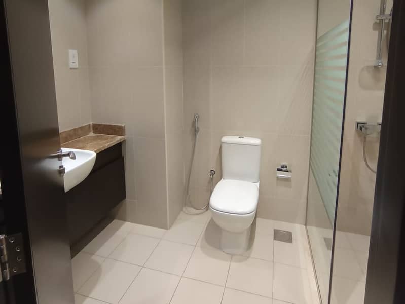 15 master bath-2. jpg