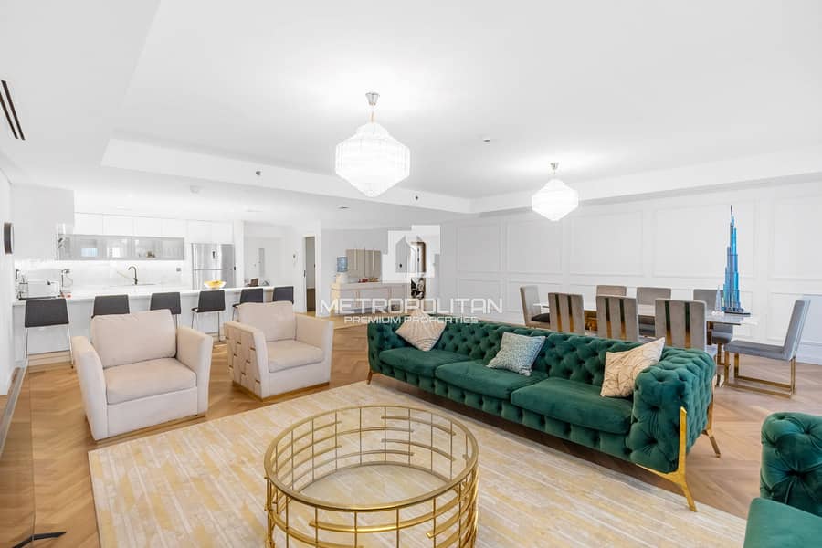 Spacious 4 Beds | Upgraded | Vacant | Palm View Spacious 4 Beds | Upgraded | Vacant | Palm View