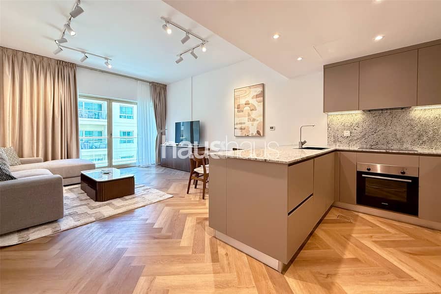 Vacant | Upgraded | Furnished | Garden View Vacant | Upgraded | Furnished | Garden View