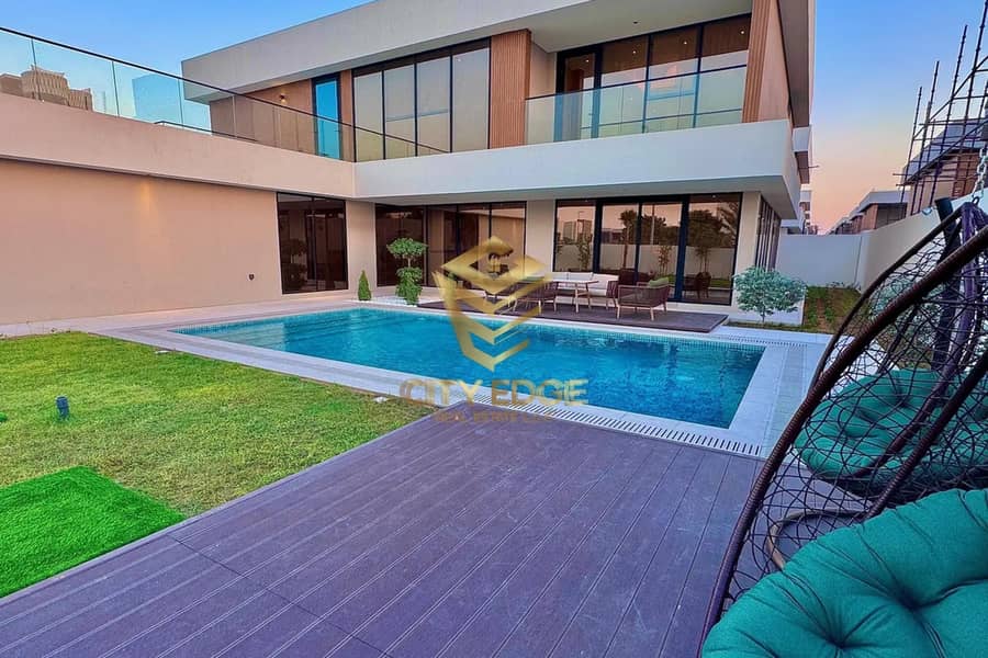 READY-6000 SQ FT-4BR CORNER- 5 min away from Dubai