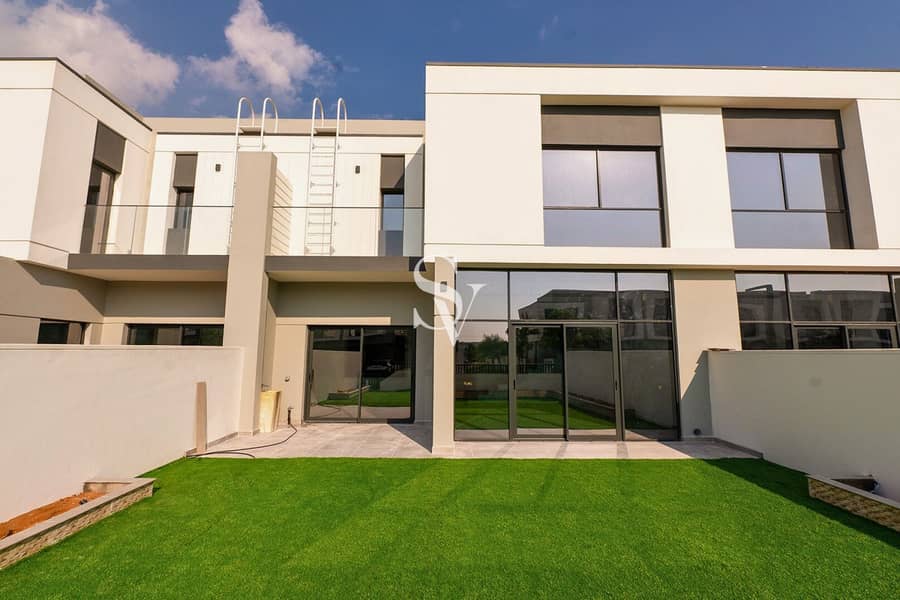 Brand New | Large Type A | Single Row Park Facing Brand New | Large Type A | Single Row Park Facing