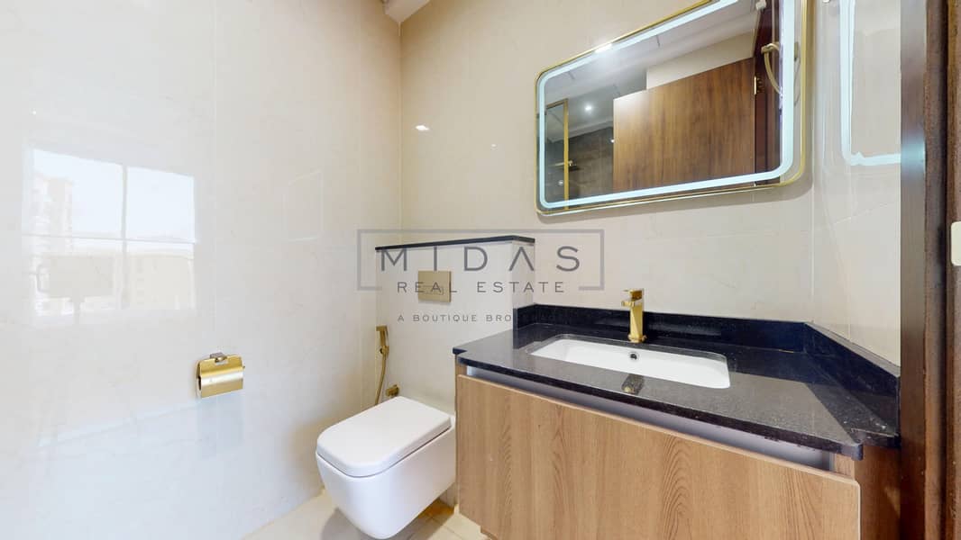 11 MIDAS-REAL-ESTATE-Symbolic-Alpha--04302025_090325. jpg