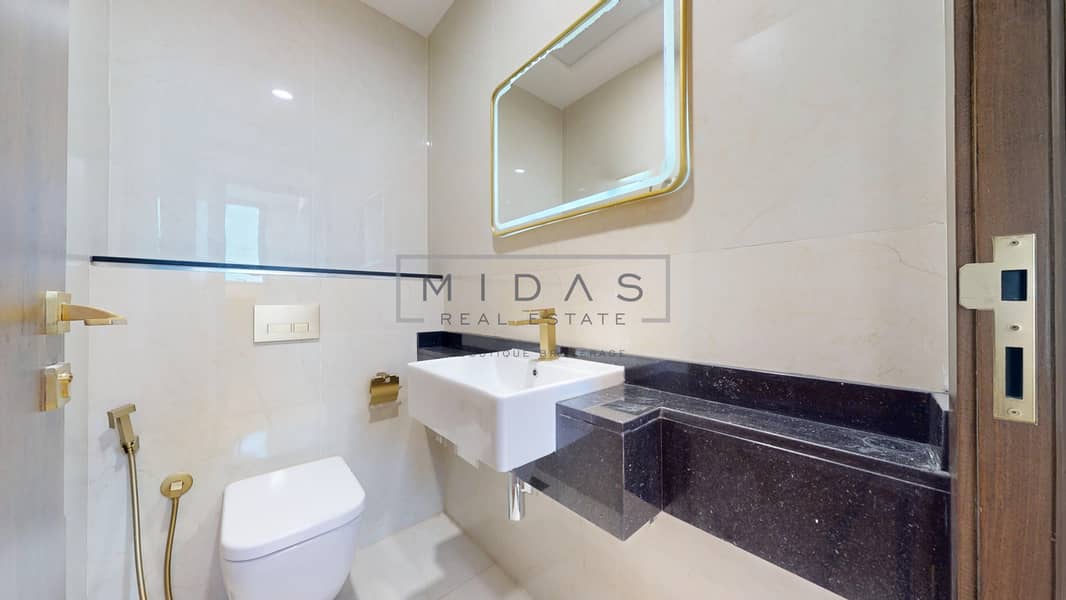 12 MIDAS-REAL-ESTATE-Symbolic-Alpha--04302025_090356. jpg
