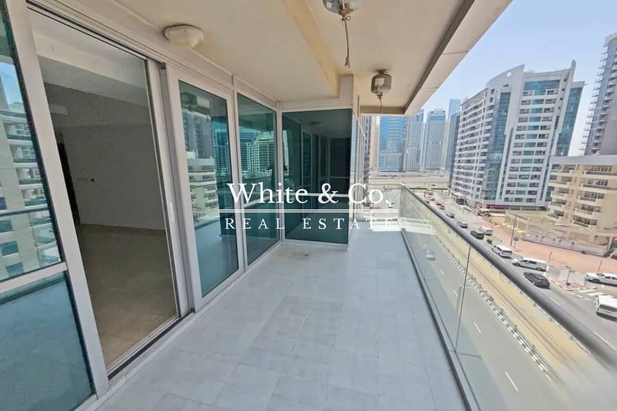 Huge Layout | Unfurnished | Available Now Huge Layout | Unfurnished | Available Now