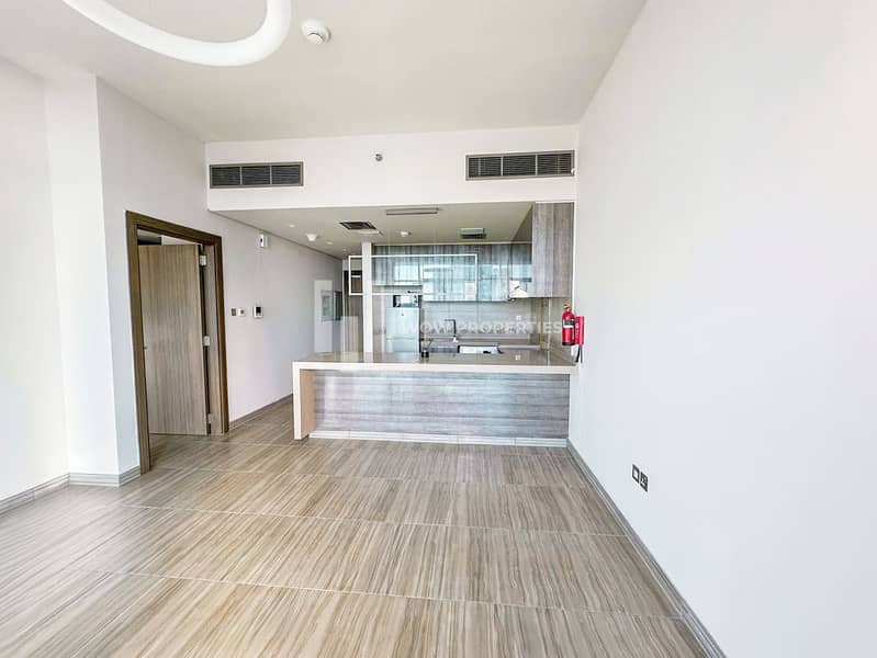 1BR | High Floor | Full Lake View and Partial Sea View 1BR | High Floor | Full Lake View and Partial Sea View