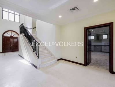 4 Bedroom Villa for Rent in Palm Jumeirah, Dubai - Atrium Entry | Well Maintained | Unfurnished