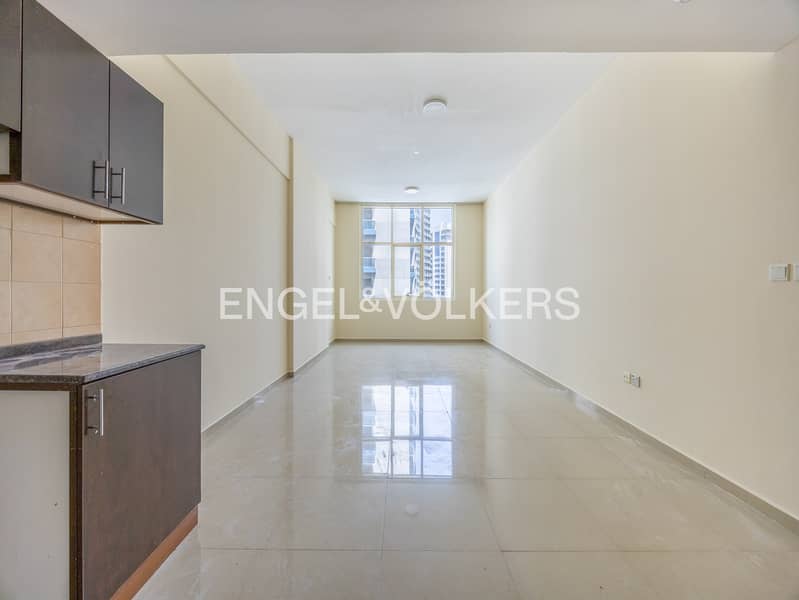 Vacant | Prime Location | Spacious Layout Vacant | Prime Location | Spacious Layout