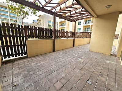 2 Bedroom Flat for Rent in The Greens, Dubai - Huge Terrace | Chiller Free | Study Area 2 Bedroom Flat for Rent in The Greens, Dubai - Huge Terrace | Chiller Free | Study Area