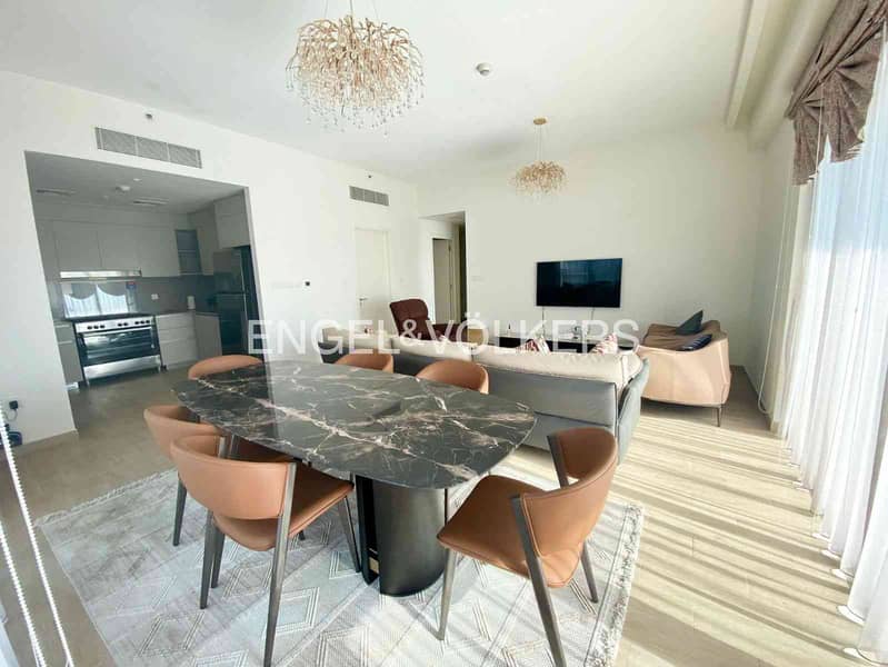 Elegant | Fully Furnished | Lagoon View | Vacant Elegant | Fully Furnished | Lagoon View | Vacant