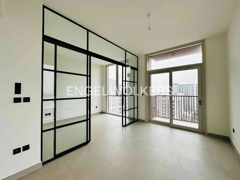 High Floor | Pool View | Modern Co-Living High Floor | Pool View | Modern Co-Living