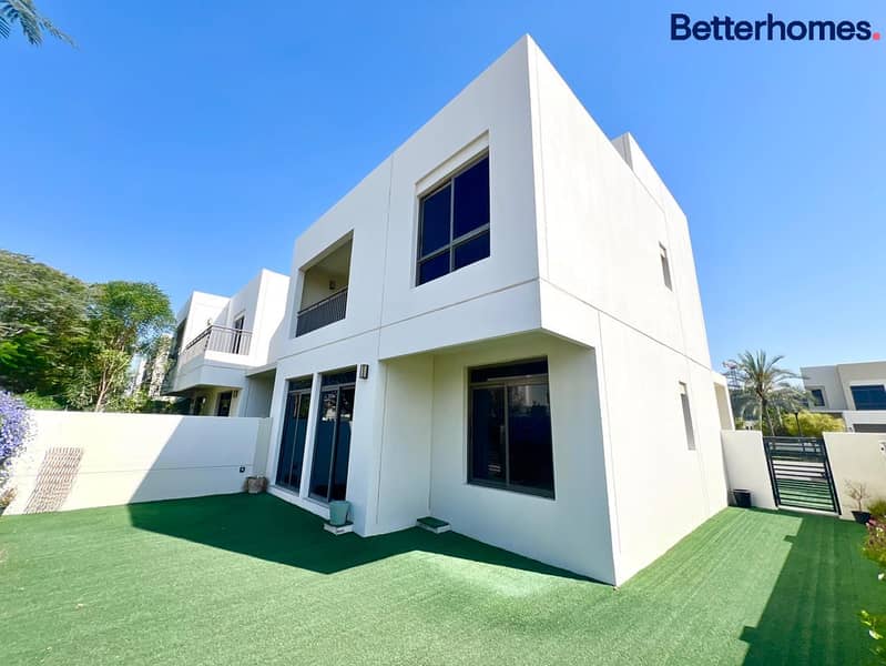 Perfect Location | Huge Plot | Vacant Now