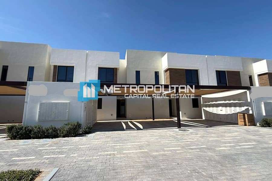 Vacant 2BR Townhouse | Private Garden | Huge Plot Vacant 2BR Townhouse | Private Garden | Huge Plot