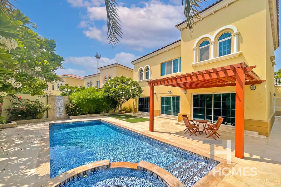 4 Bedroom | Private Pool | D8 | Vacant