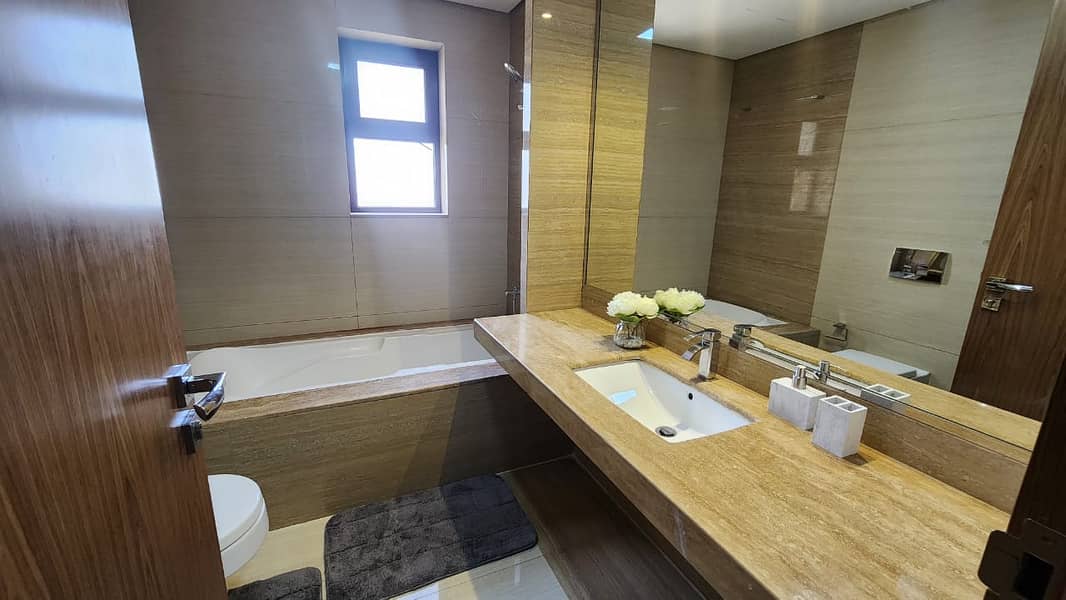 5 bathrooms 2. jpeg