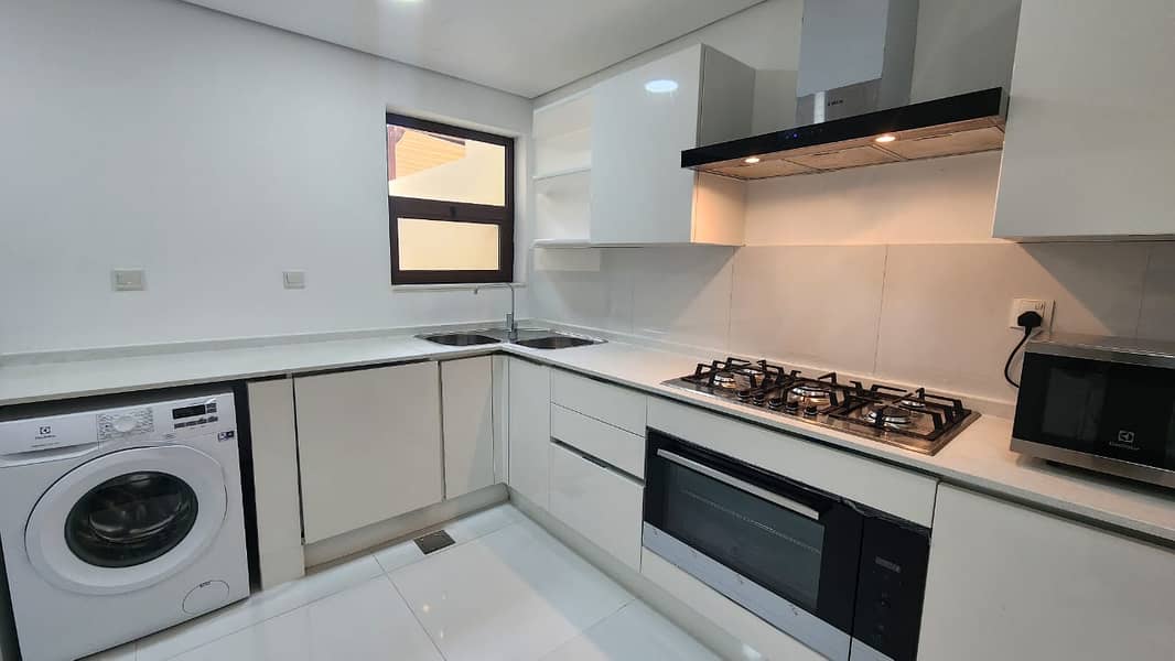 14 Kitchen 2. jpeg