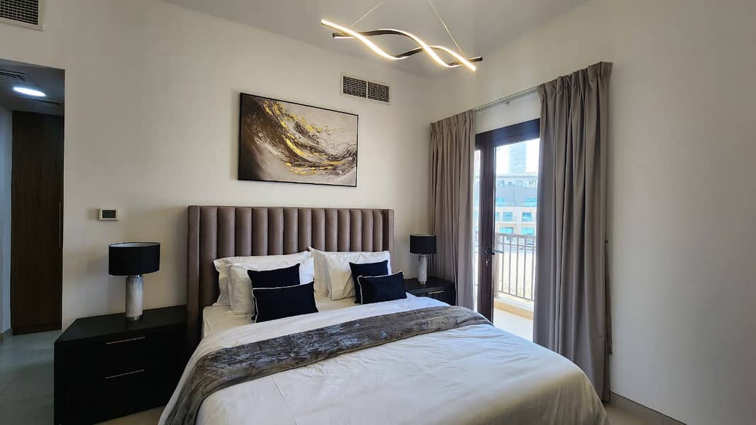 27 queen bed 2. jpeg