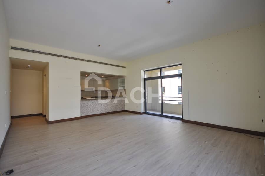 Vacant October | Bright and Spacious