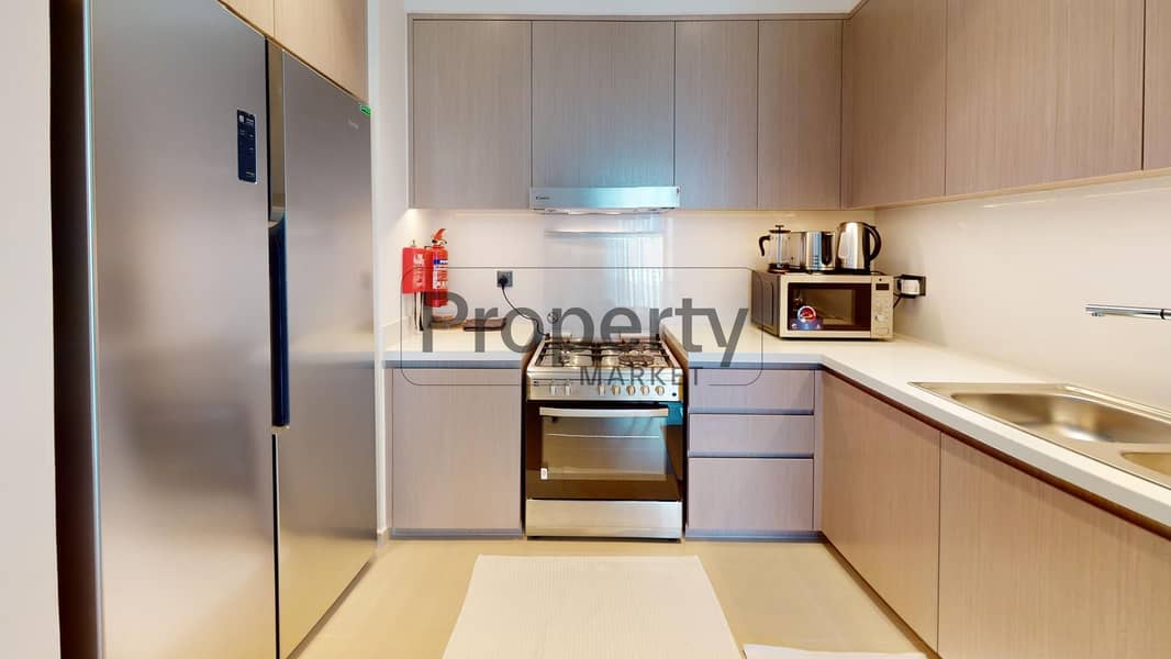 5 U-1726-Downtown-Dubai-Act-One-Act-Two-T1-2BR-Kitchen. jpg