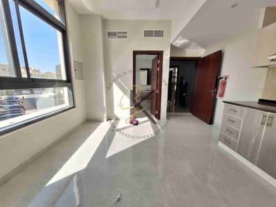 استوديو  للايجار في تجارية مويلح، الشارقة - 1000249860. jpg