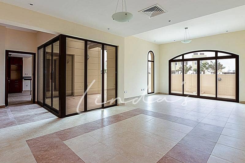 位于穆东城市社区,纳西姆别墅区 4 卧室的联排别墅 280000 AED - 10998363 位于穆东城市社区,纳西姆别墅区 4 卧室的联排别墅 280000 AED - 10998363