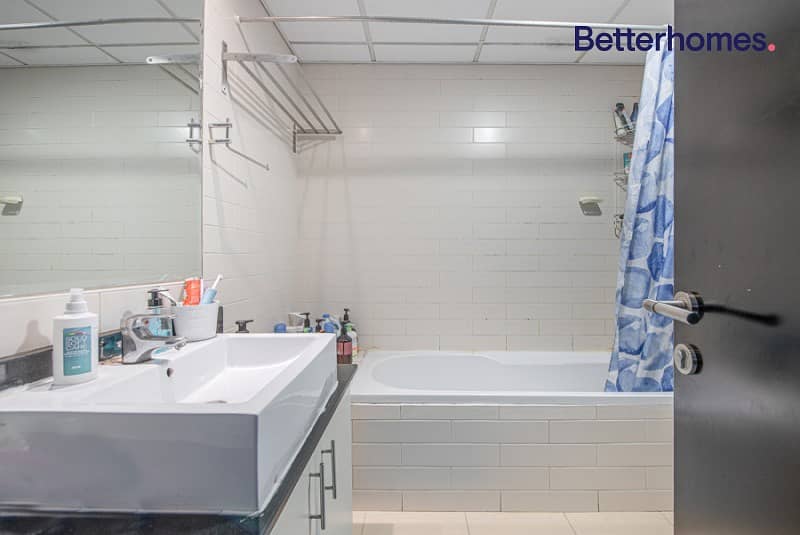 Next to Metro | 5 minutes walk to JBR beach Next to Metro | 5 minutes walk to JBR beach