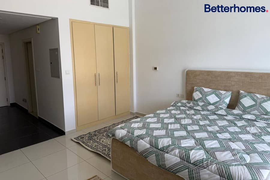 Fully Furnished Studio with Large Terrace Fully Furnished Studio with Large Terrace