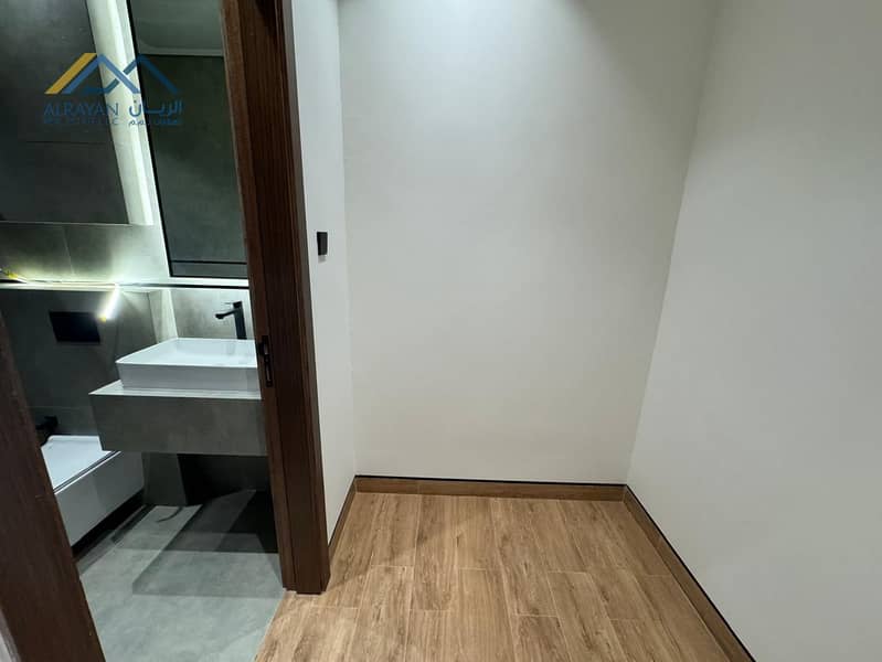 27 d31cd690-9776-44ac-adf7-e3f737183e36. jpg