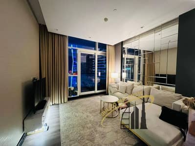 Luxury Celebrity Real Estate and Home Sales - Robb Report - Penthouse Apartments In Prime Downtown Location