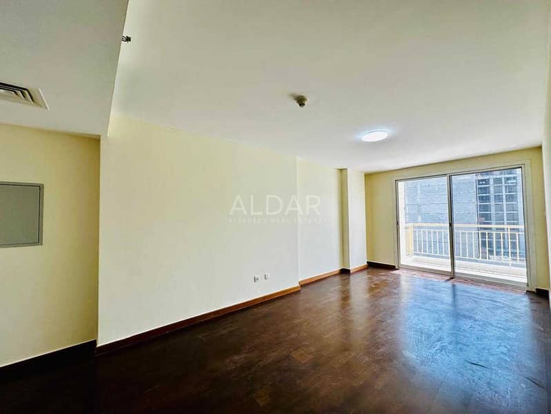 Spacious|| Near JSS| High Rise| Upgraded| Vacant| Spacious|| Near JSS| High Rise| Upgraded| Vacant|
